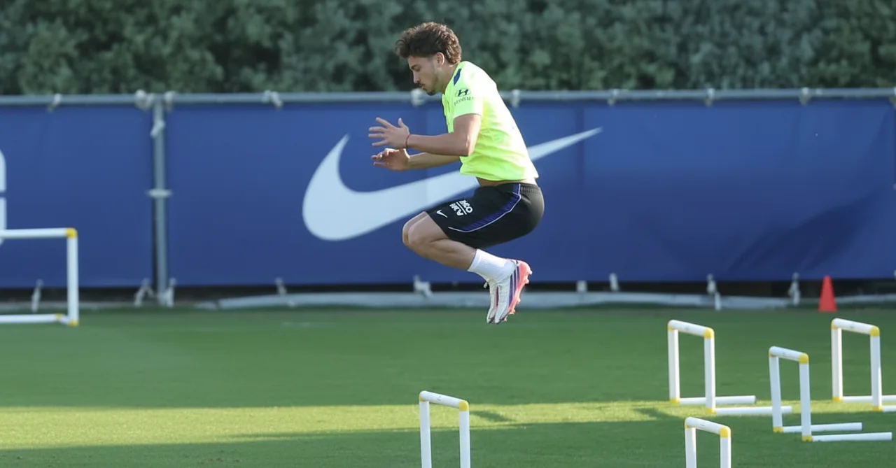 Julián Álvarez regresa a los entrenamientos del Atlético tras cuatro días de ausencia